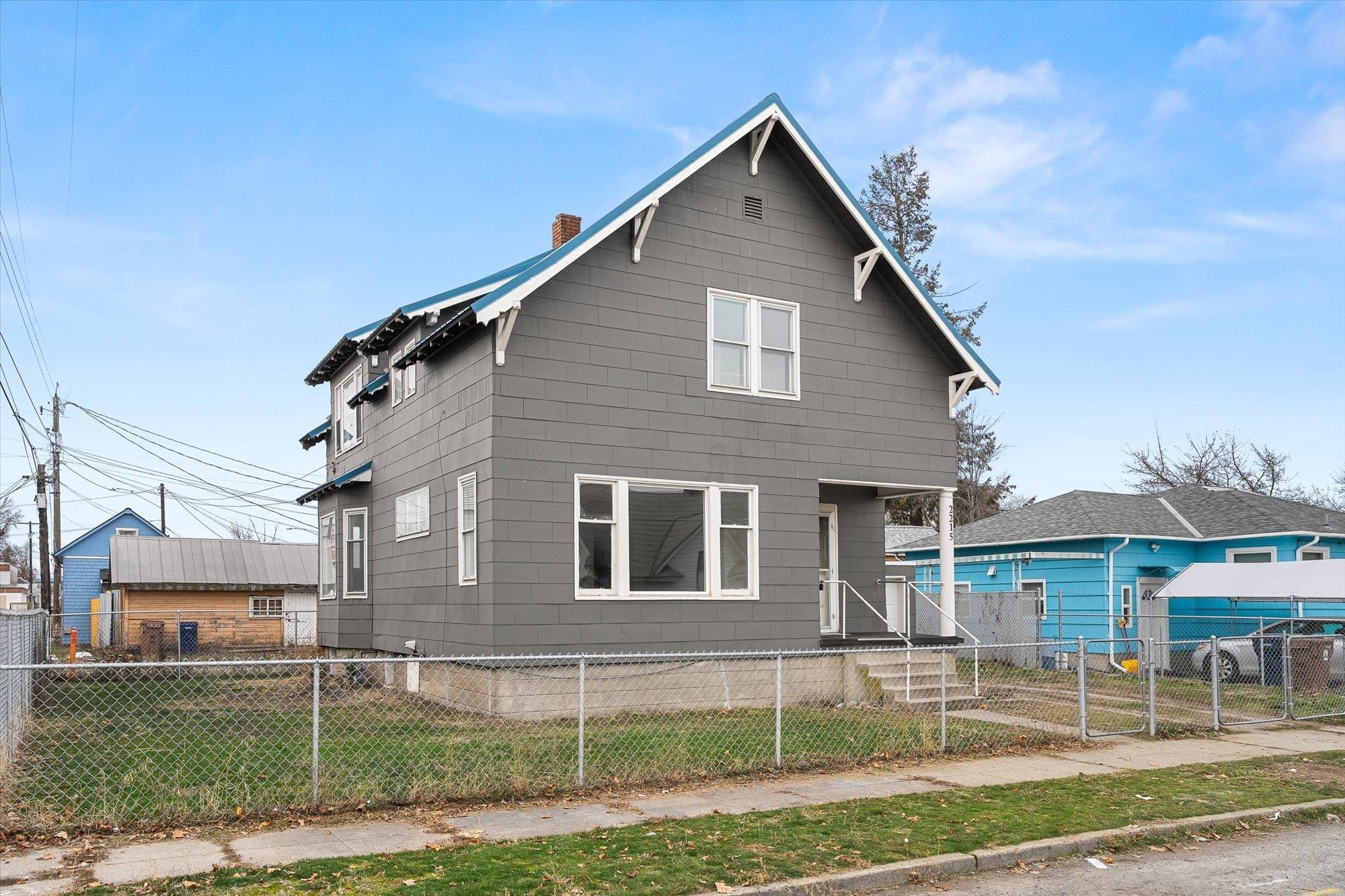 2215 cedar St