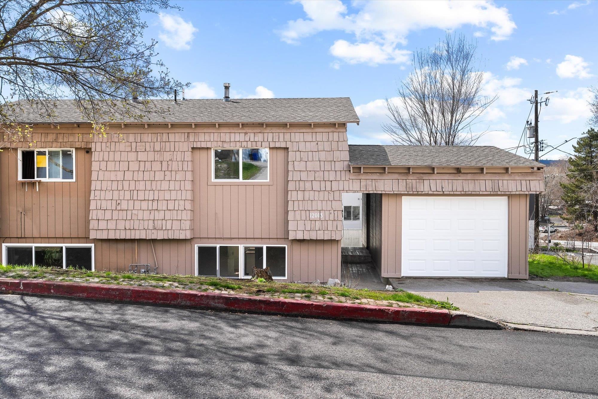 12013 MANSFIELD Ave