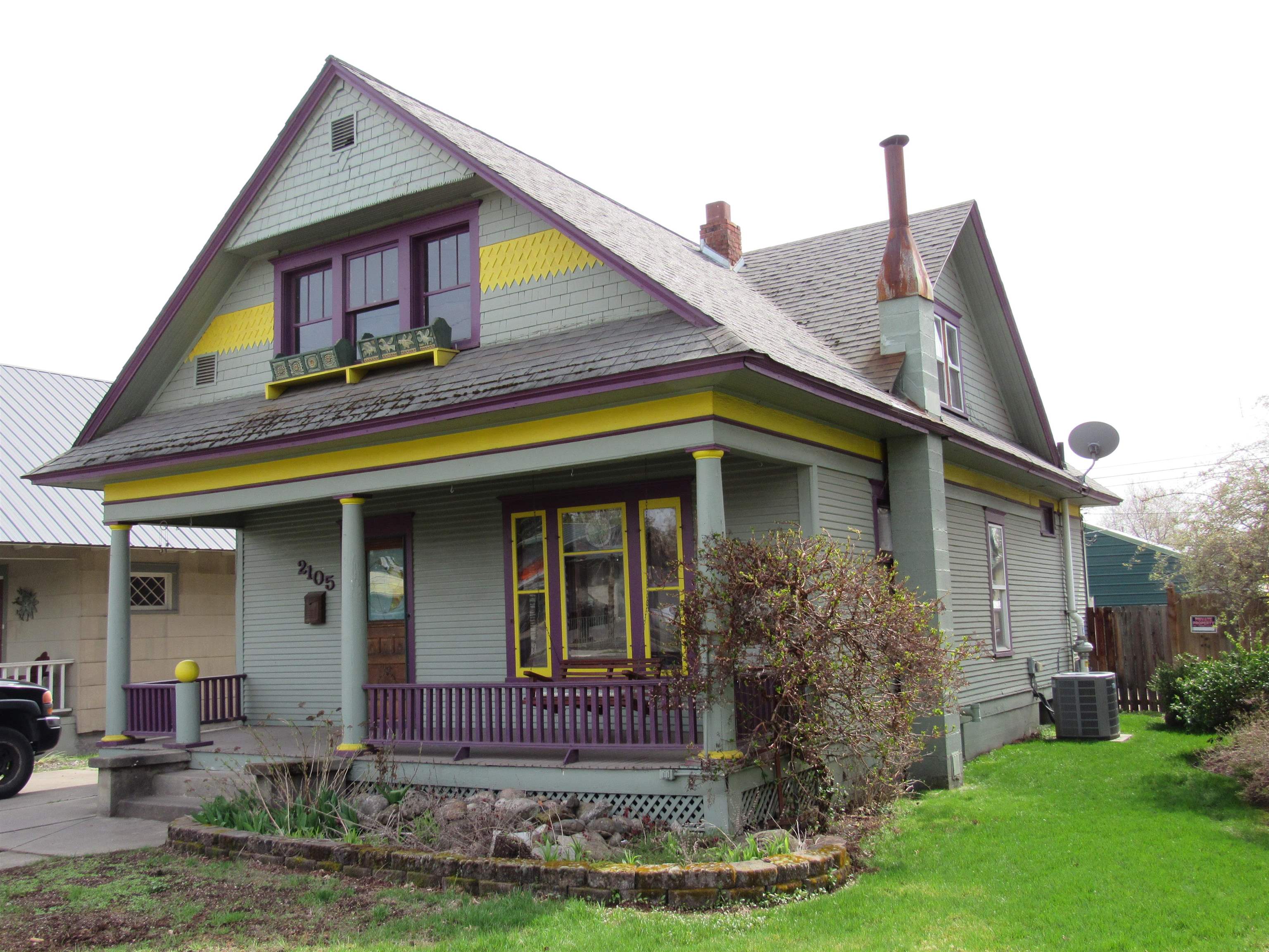 2105 Boone Ave