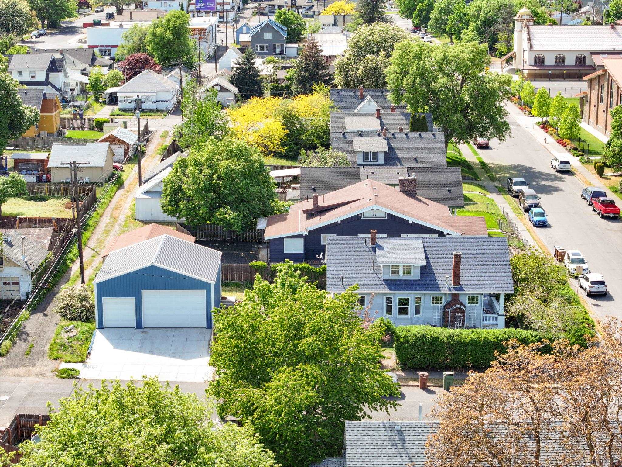 1203 MONTGOMERY Ave