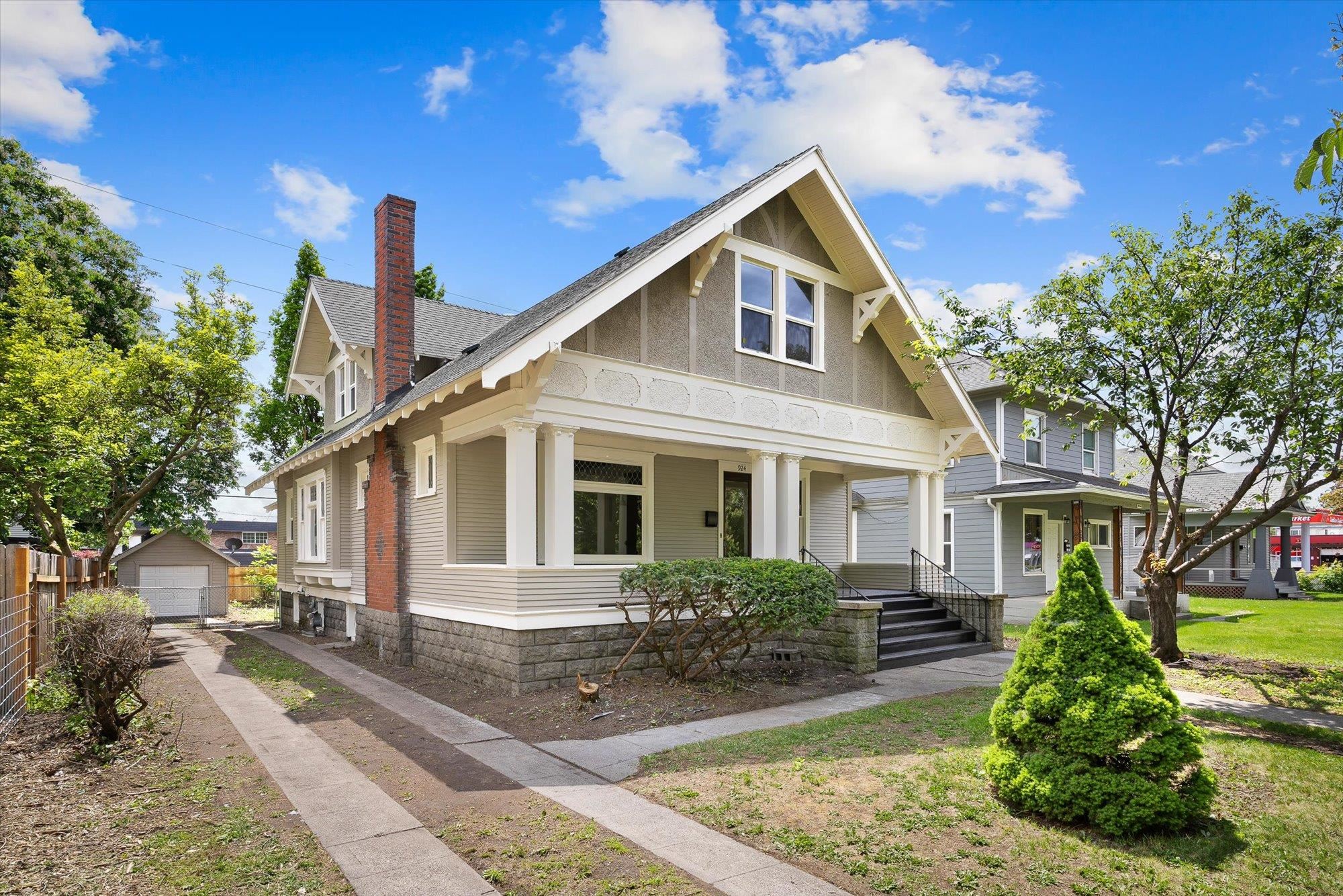 924 BALDWIN Ave