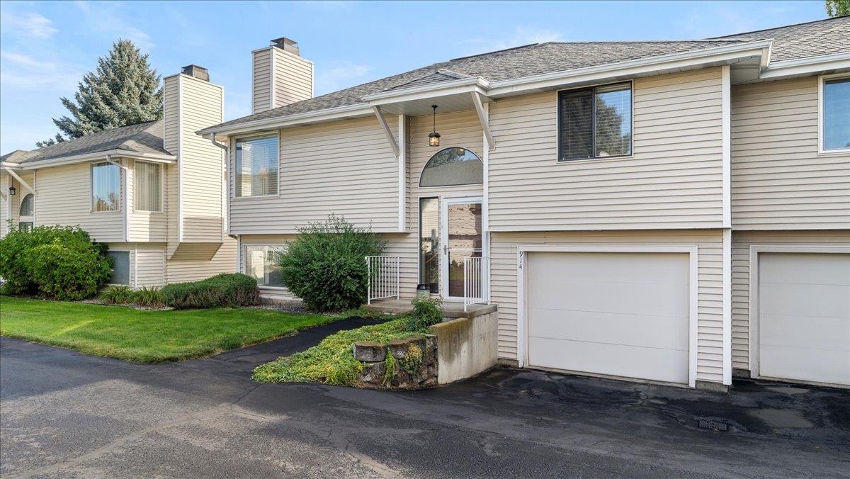 914 Calkins Dr