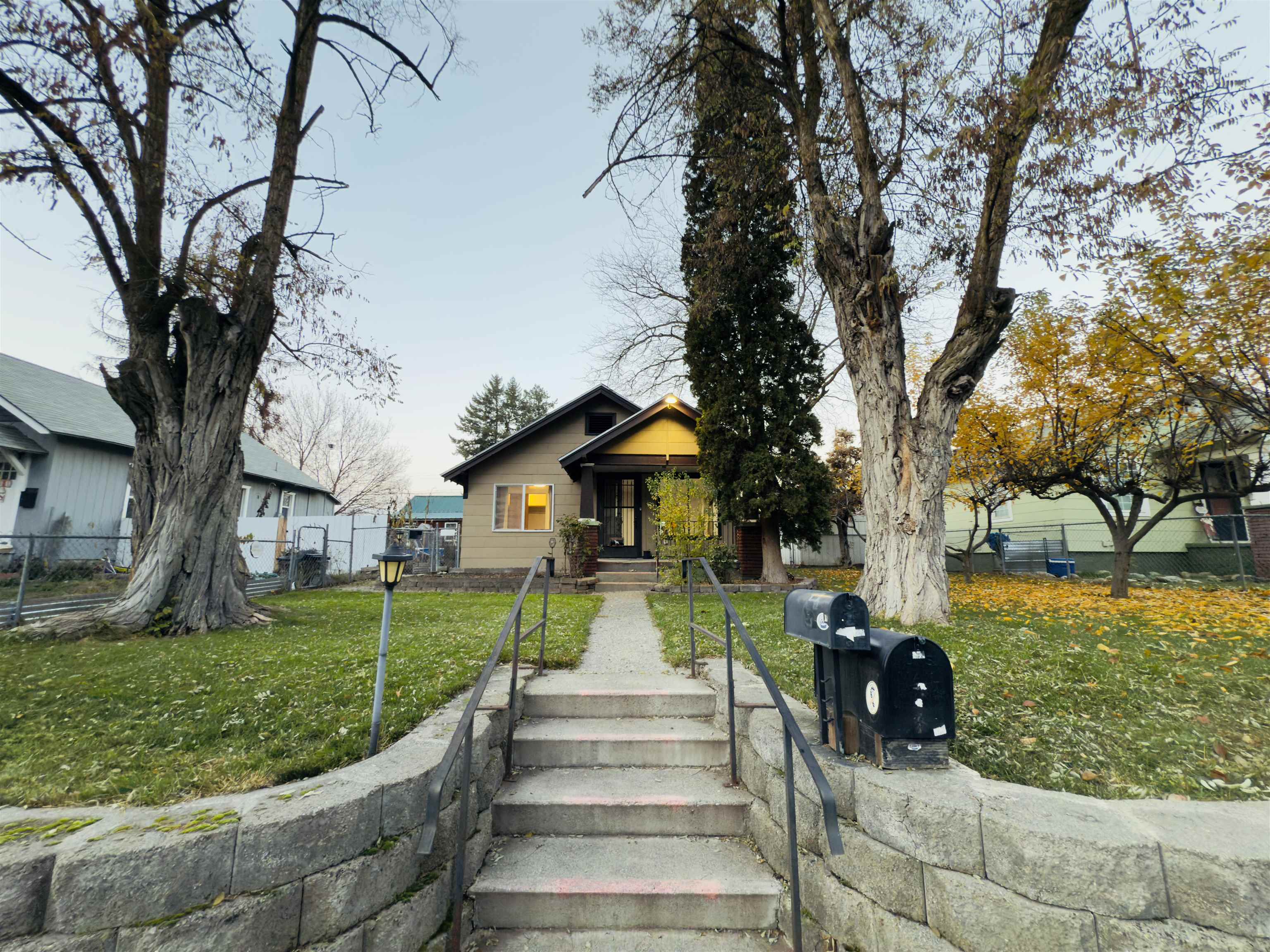 2217 7TH Ave