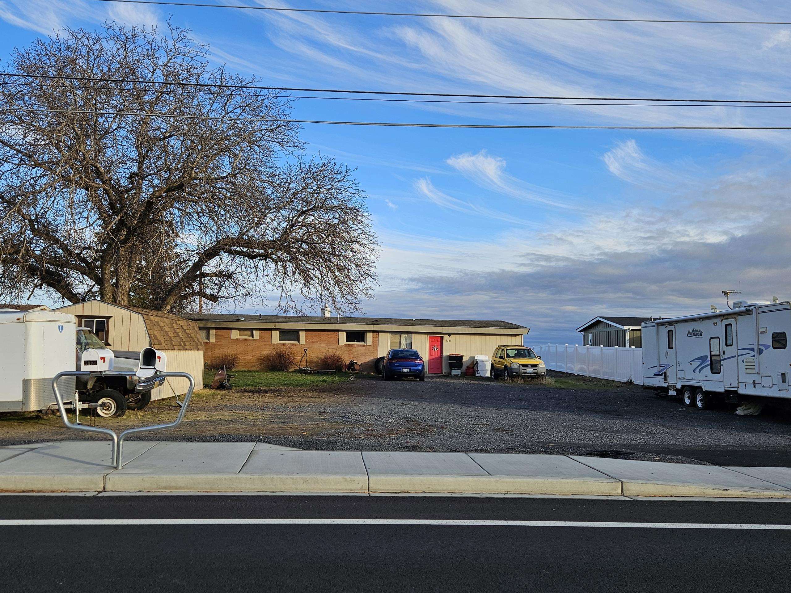 Single Family at 3089 Westshore Dr, Moses Lake, WA