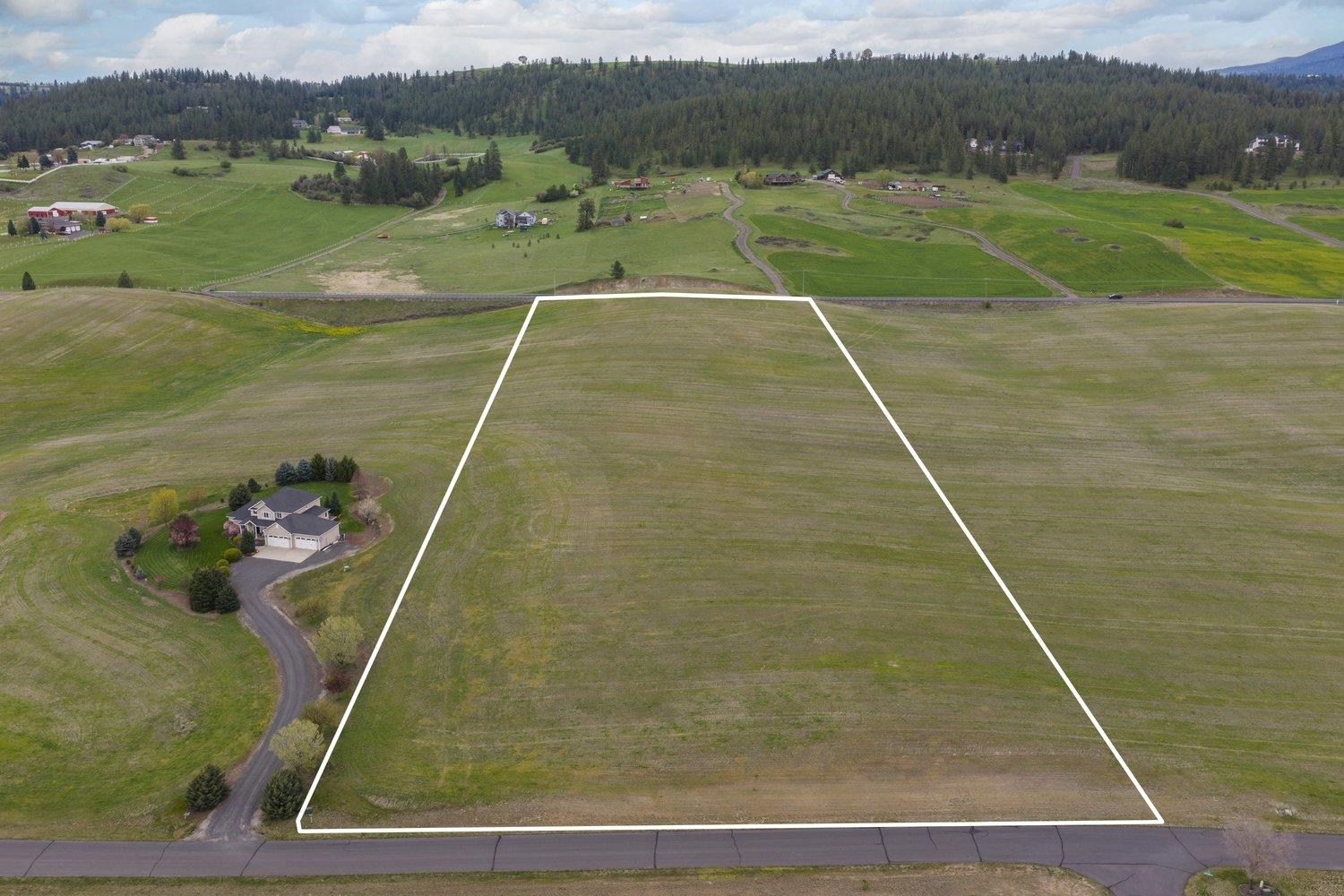 Land at 9905 Peone Landing Ln, Mead, WA