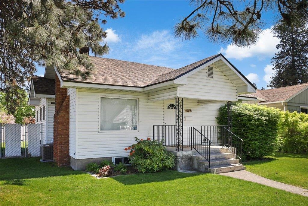 Single Family at 5028 Walnut St, Spokane, WA
