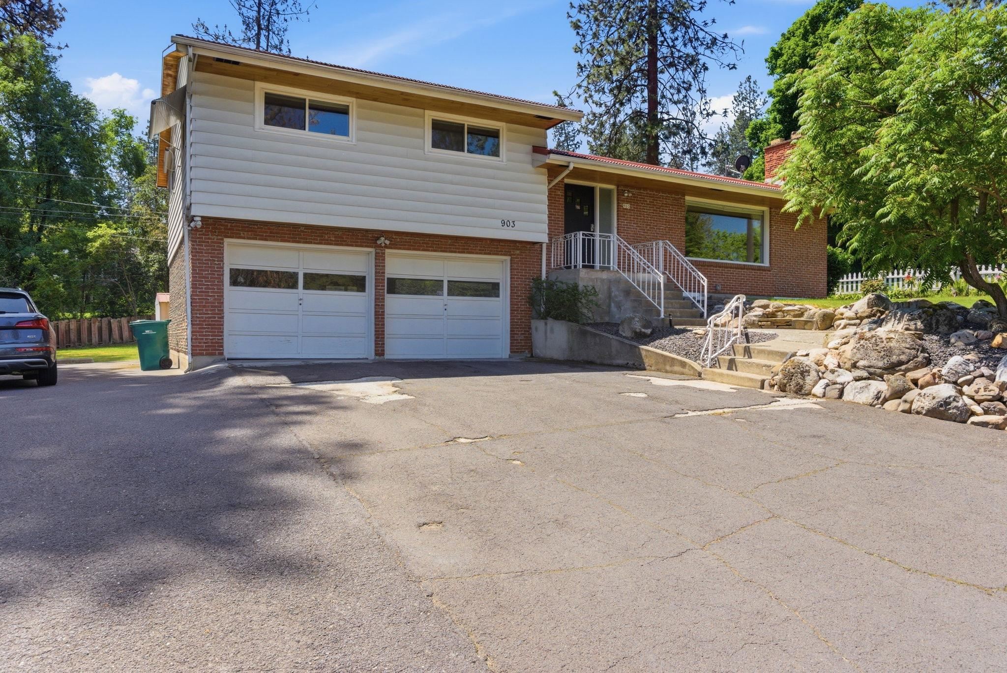 Single Family at 903 HAWTHORNE Rd, Spokane, WA