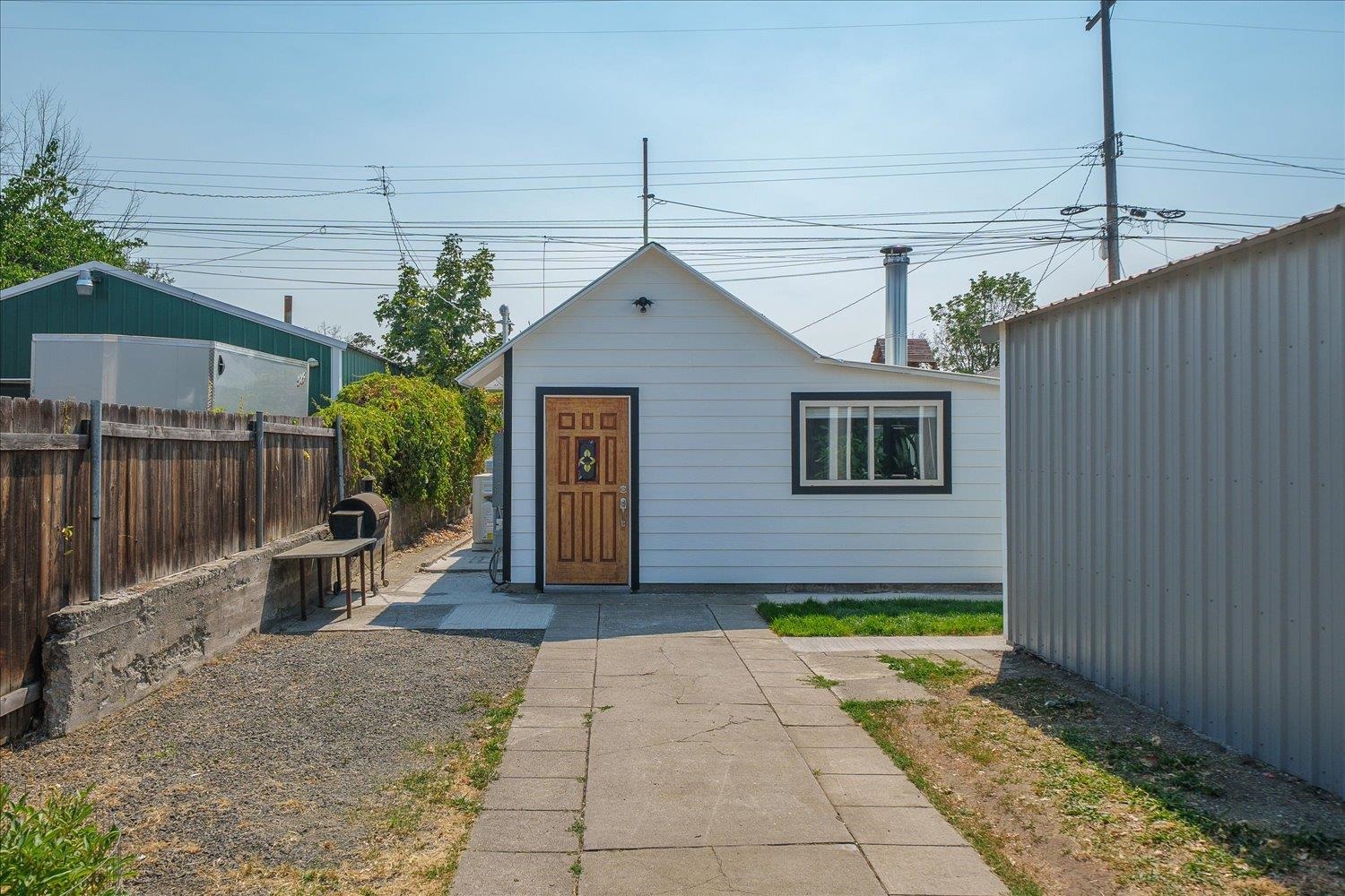 1914 Heroy Ave