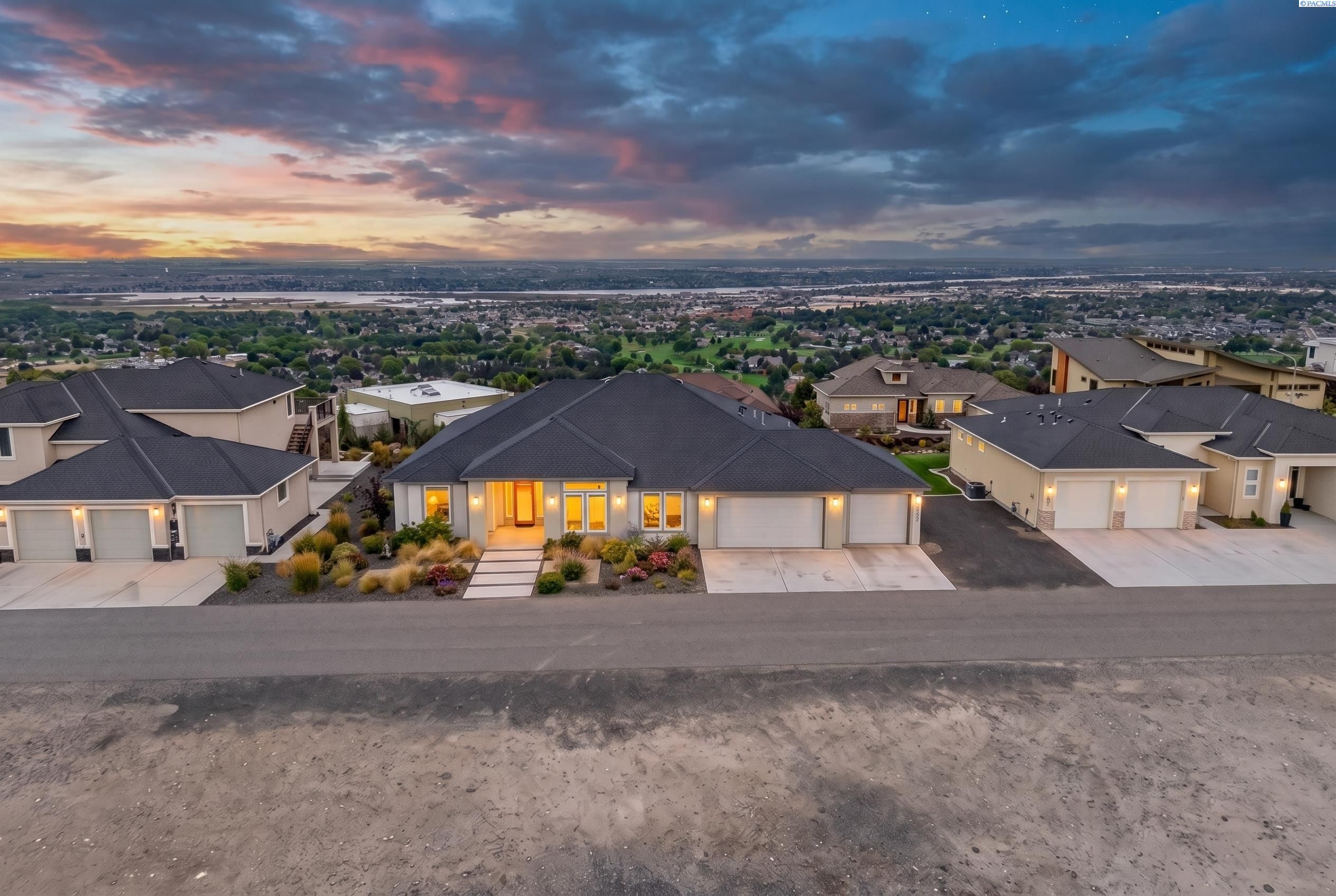 Single Family at 2531 Falconcrest Loop, Richland, WA