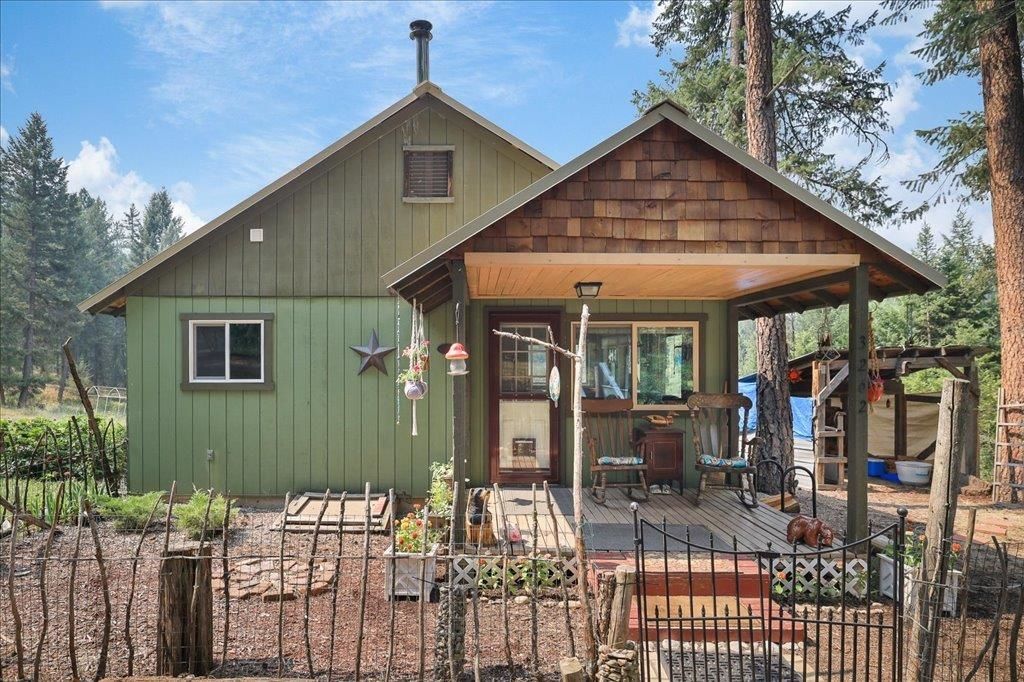Single Family at 3262 Shady Ct, Valley, WA